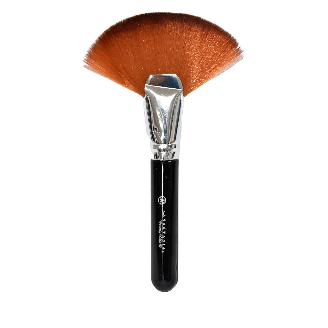 Brocha facial individual para iluminador Anastasia